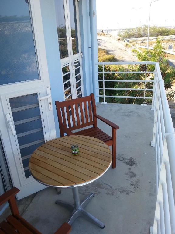 Orange Rembrandt Studio Apartments Willemstad Rum bild